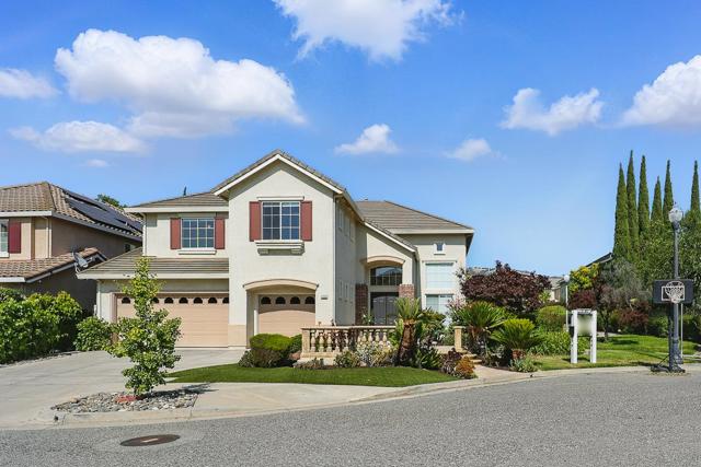 4038 Emerald Isle Lane, San Jose CA: https://media.crmls.org/mediaz/7ad338ca-384b-43d3-9085-f666641517f6.jpg