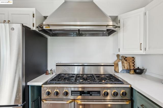 1310 Grizzly Peak Blvd, Berkeley CA: https://media.crmls.org/mediaz/7ad360ce-c070-4935-b060-f6465ccd1ae5.jpg