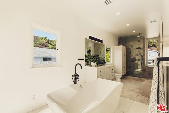 Drew Fenton | 2533 La Condesa Drive Los Angeles CA | MLS: 7120110