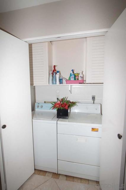 17489 Carnton Way, San Diego CA: https://media.crmls.org/mediaz/7ad4fbca-d848-40d5-89ef-522395a0a191.jpg