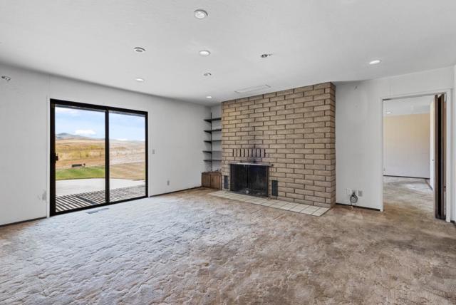 307 Mansfield Road, Hollister CA: https://media.crmls.org/mediaz/7ad534d5-3006-407f-bc8a-9214404eac1c.jpg
