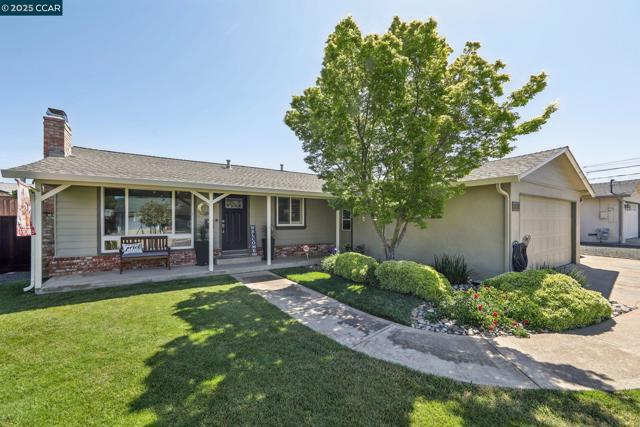 5521 Alaska Dr, Concord CA: https://media.crmls.org/mediaz/7ad54d6c-1205-4957-836a-2958cd829680.jpg