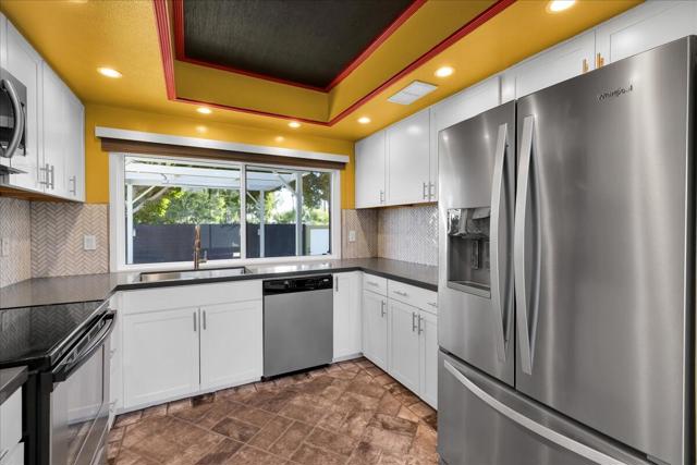 130 W Racquet Club Road #511, Palm Springs, CA 92262
