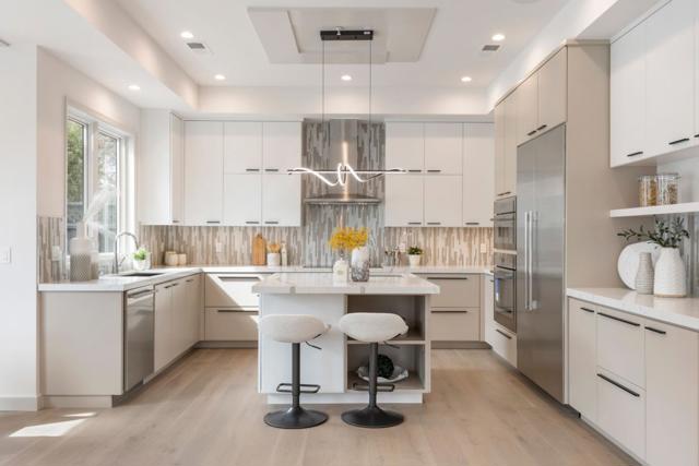 1004 Iris Street, Redwood City CA: https://media.crmls.org/mediaz/7ad5c5c4-43fb-4a7b-bd97-af829d41cb51.jpg