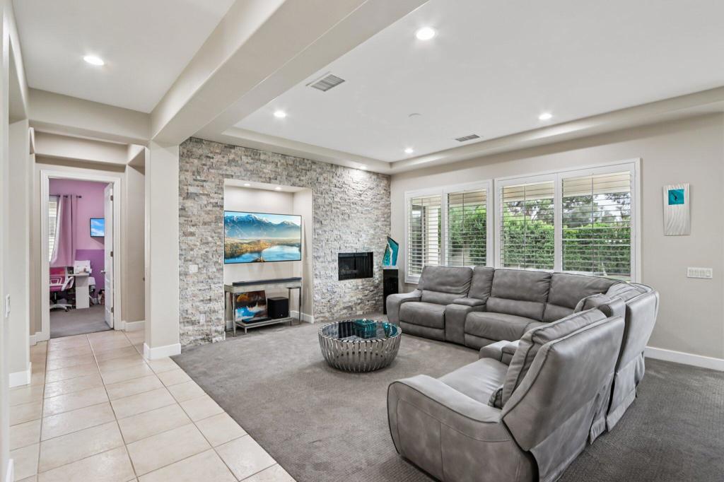 MLS #219136946DA image #16