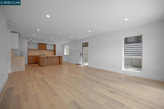 3742 Mt. Diablo Blvd #1B, Lafayette CA: https://media.crmls.org/mediaz/7ad69717-8ec5-48a3-b238-287ed16b836c.jpg
