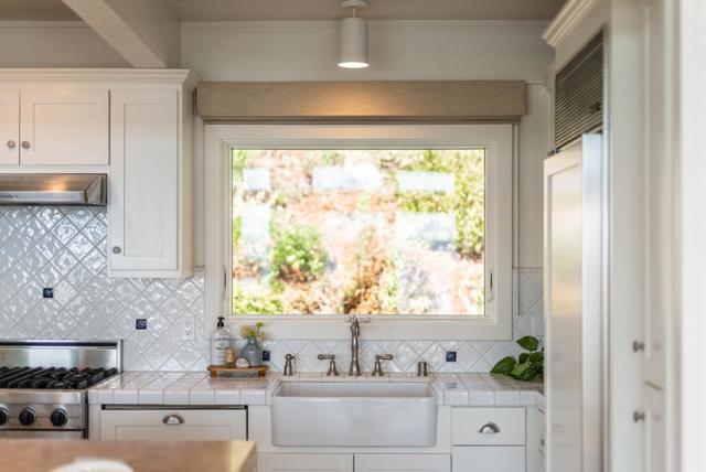 621 Beach Drive, Aptos CA: https://media.crmls.org/mediaz/7ad699bd-188a-487f-a459-310faa01fccc.jpg