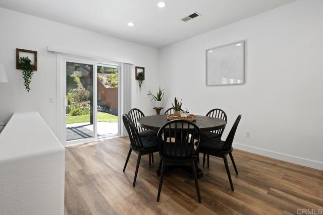 1218 Corte Zafiro, San Marcos CA: https://media.crmls.org/mediaz/7ad6ce23-2e20-4a4f-b90b-776f87e9b70a.jpg