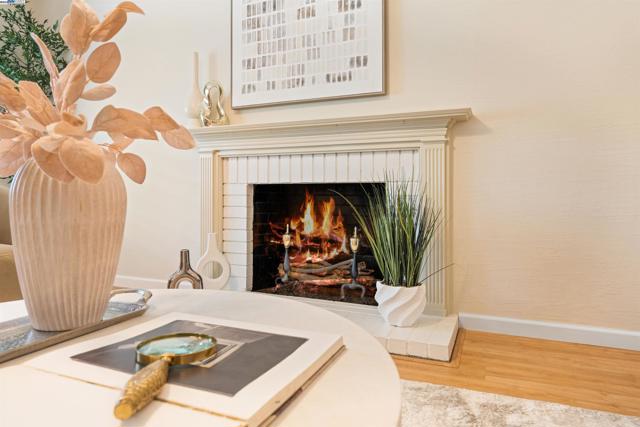 2845 Briarwood Dr, Livermore CA: https://media.crmls.org/mediaz/7ad723e5-8e6e-423a-8267-f63d8c3f2438.jpg