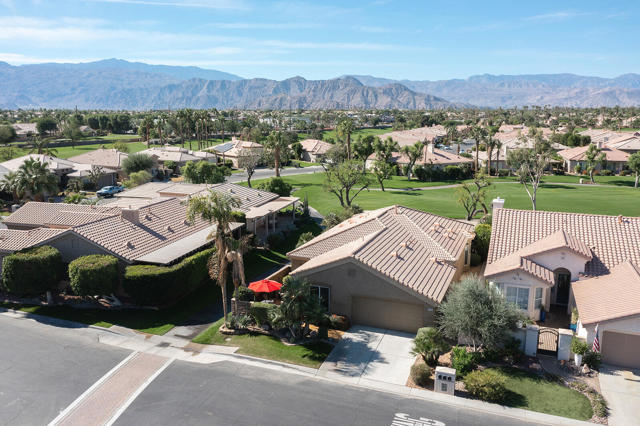 43363 N Heritage Palms Drive, Indio CA: https://media.crmls.org/mediaz/7ad739ce-8d89-4db0-8cda-636499d96fb1.jpg