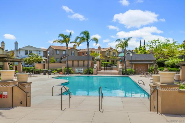 1675 Tree Song Ln, Chula Vista CA: https://media.crmls.org/mediaz/7ad742db-0454-4654-87e4-17aed171d17c.jpg
