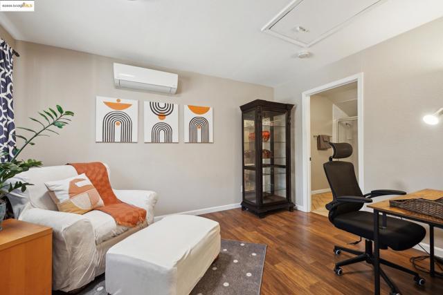2670 Crescent Dr, Concord CA: https://media.crmls.org/mediaz/7ad877e8-5c55-4fe3-86ff-f1ac63a24430.jpg
