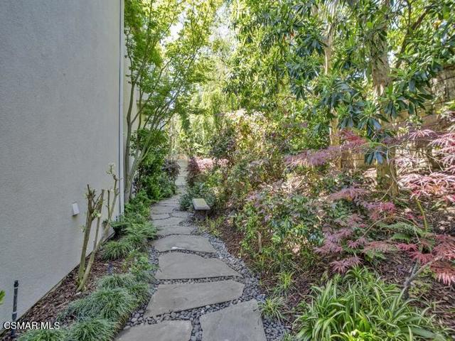 5455 Via Olas, Newbury Park CA: https://media.crmls.org/mediaz/7ad8f869-9907-4948-8659-0e4e9c88fbd8.jpg