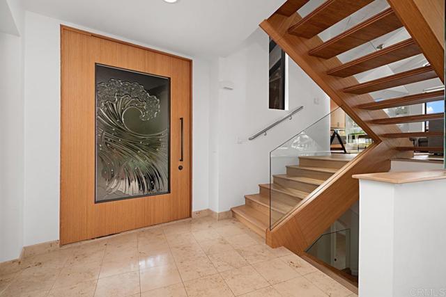 2127 Heather Ln, Del Mar CA: https://media.crmls.org/mediaz/7ad96ce7-9b2f-4b49-8e61-0c119d99006e.jpg