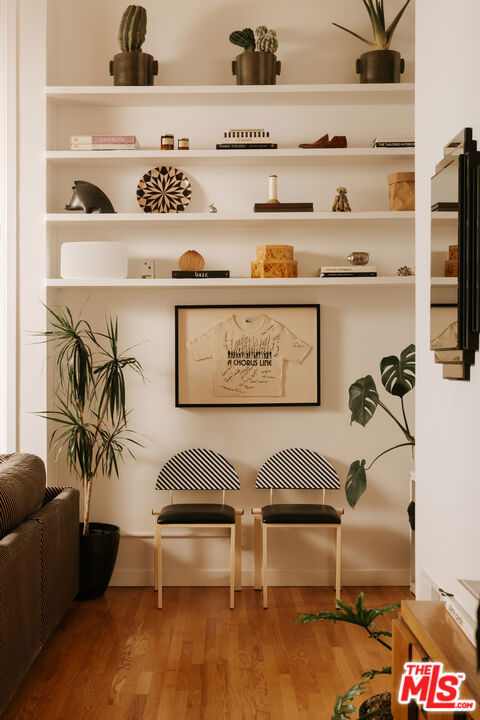 https://media.crmls.org/mediaz/7ada50ed-a777-4ef8-874f-360c1974c1ec.jpg?preset=X-Large
