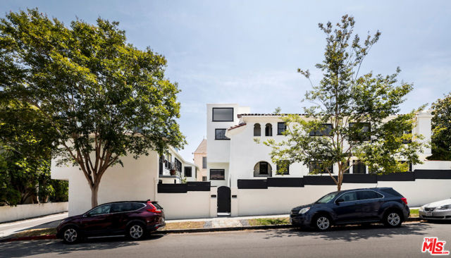 502 Smithwood Drive, Beverly Hills CA: https://media.crmls.org/mediaz/7adaf5f9-9cf4-4526-8a3f-12e91c367c3c.jpg