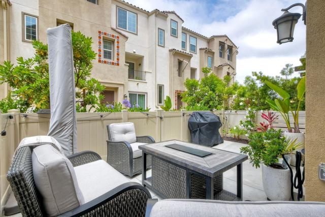 1201 Via Lucero, Oceanside CA: https://media.crmls.org/mediaz/7adb8a07-0d46-4771-b341-6739a0f4c857.jpg