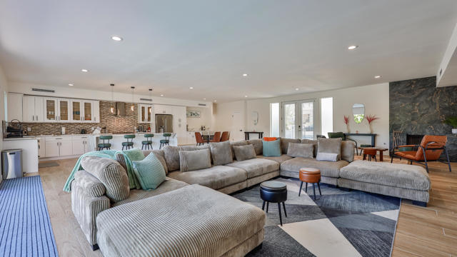 73042 Willow Street, Palm Desert CA: https://media.crmls.org/mediaz/7adc4714-95e8-419e-8a40-452b44ab7b39.jpg