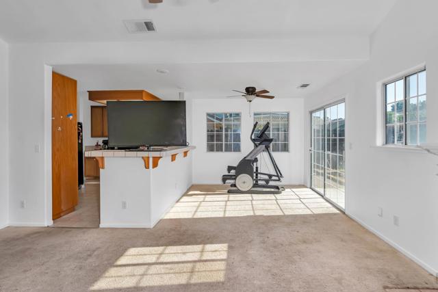 1928 Davis Drive, Los Banos CA: https://media.crmls.org/mediaz/7add104e-4687-4a1f-bc35-f48a14d36403.jpg