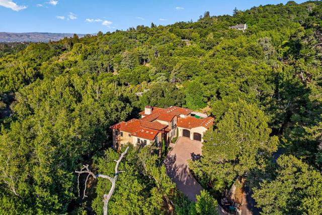 11860 Francemont Drive, Los Altos Hills CA: https://media.crmls.org/mediaz/7addb91d-8376-4910-92d5-854fd10a3fde.jpg