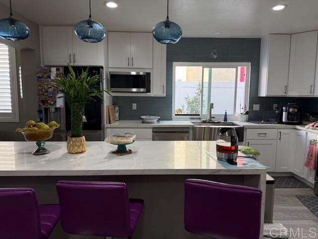 Detail Gallery Image 3 of 27 For 10434 Cheviot Ct, San Diego,  CA 92126 - 3 Beds | 2 Baths