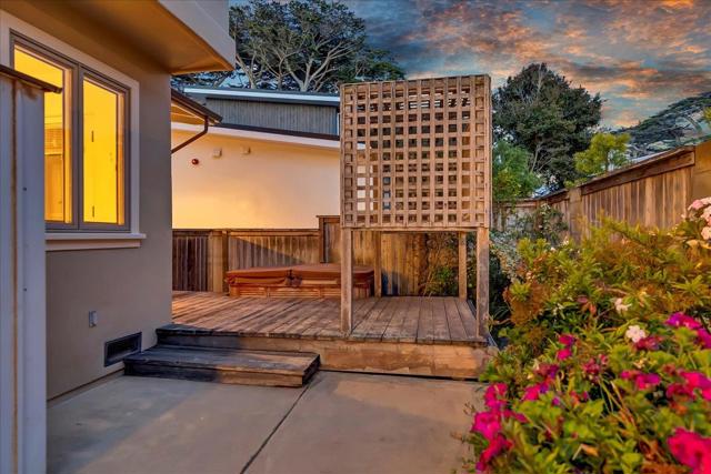 1037 Shell Avenue, Pacific Grove CA: https://media.crmls.org/mediaz/7ade635f-38f2-4ee5-bef2-5319f7df417c.jpg