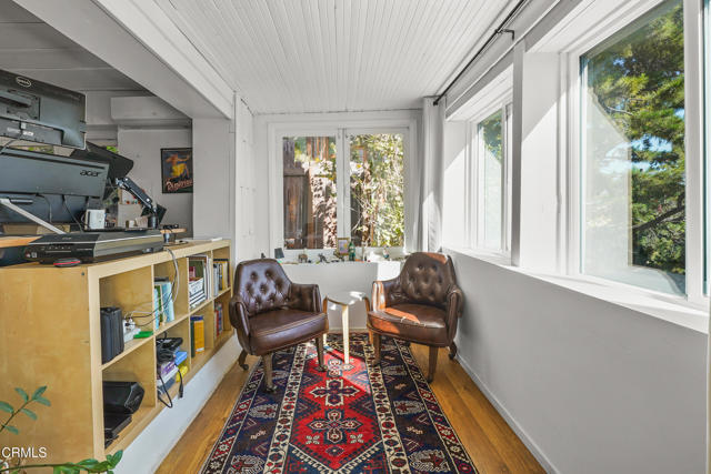 Detail Gallery Image 27 of 36 For 3961 Cumberland Ave, Los Angeles,  CA 90027 - 3 Beds | 2 Baths