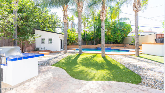 5726 Donna Avenue, Tarzana CA: https://media.crmls.org/mediaz/7ade6f22-b011-4765-b596-0ad9786636aa.jpg