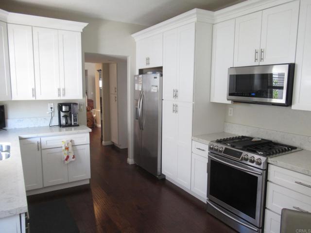 Detail Gallery Image 25 of 44 For 4631 Cyrus Way, Oceanside,  CA 92056 - 3 Beds | 3 Baths