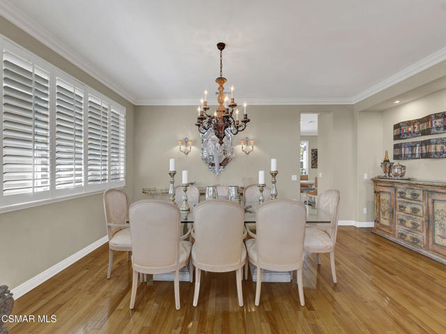 3865 Briar Ridge Court, Newbury Park CA: https://media.crmls.org/mediaz/7adee733-66ab-4041-acb9-6408ebb29a87.jpg