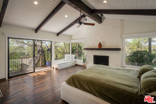4713 Bedel Street, Woodland Hills CA: https://media.crmls.org/mediaz/7adf2a8e-7f69-43e9-b104-9e1d61065484.jpg
