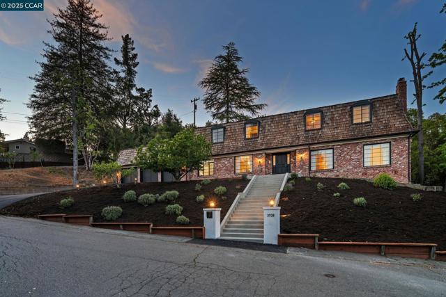 3938 Los Arabis Dr, Lafayette CA: https://media.crmls.org/mediaz/7adfbee8-8c08-46fa-8202-55415c0fe8b9.jpg
