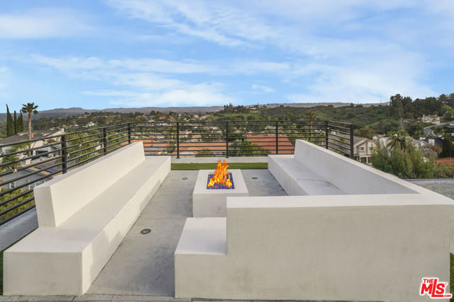17764 Sidwell Street, Granada Hills CA: https://media.crmls.org/mediaz/7ae01c20-fa8f-4d50-8343-27e85a6bde3a.jpg