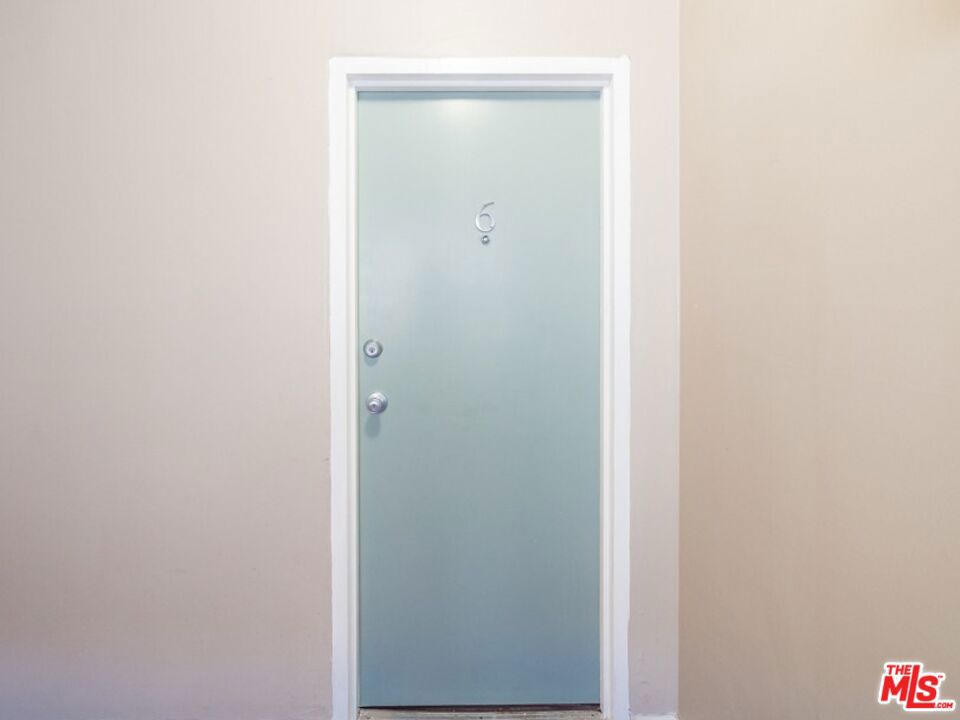 https://media.crmls.org/mediaz/7ae05873-d30f-461c-9572-08b7ae38ebd7.jpg?preset=X-Large