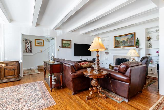 523 Maple Street, San Mateo CA: https://media.crmls.org/mediaz/7ae182e5-11d3-4797-8a5a-ec74d94e28f2.jpg