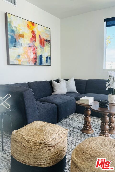 124 S Croft Avenue, Los Angeles CA: https://media.crmls.org/mediaz/7ae19aa1-abac-4a65-a6ed-f9b5979de94a.jpg