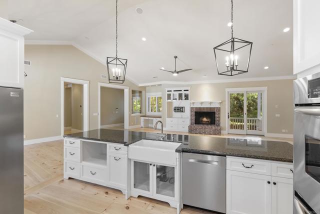 16631 Valle Verde Rd, Poway CA: https://media.crmls.org/mediaz/7ae2766a-75fd-4fb7-bcf8-81e4ab14272f.jpg