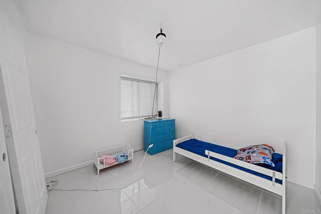 https://media.crmls.org/mediaz/7ae29a41-4626-4e54-b758-d2ed3a448628.jpg?preset=X-Large