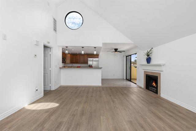 Detail Gallery Image 30 of 42 For 333 Melrose Dr. #F,  Vista,  CA 92083 - 1 Beds | 1 Baths