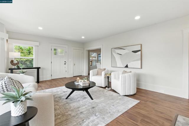 5020 Golden Gate Ave, Oakland CA: https://media.crmls.org/mediaz/7ae308cc-b91d-4c8d-b674-24a05244e31e.jpg