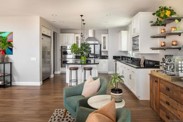 1432 Schoolhouse Way, San Marcos CA: https://media.crmls.org/mediaz/7ae38013-285e-4682-8b9a-1a414ce6a4b7.jpg