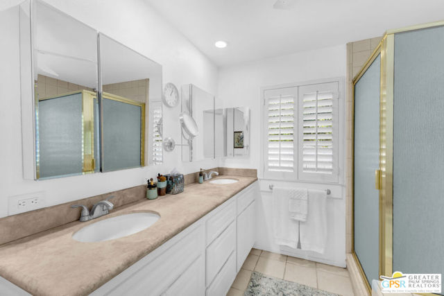 12 Santa Clara Drive, Rancho Mirage CA: https://media.crmls.org/mediaz/7ae3c6ec-a3ea-4f5d-b519-1f28d3bf3698.jpg