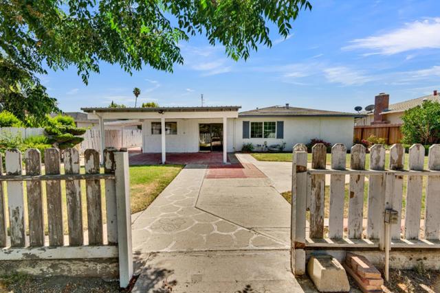 45175 Merritt Street, King City CA: https://media.crmls.org/mediaz/7ae3fc81-11f9-427f-b413-9a8872b9e3ec.jpg