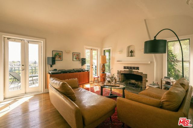 2 Bed Home for Sale in Los Angeles, California