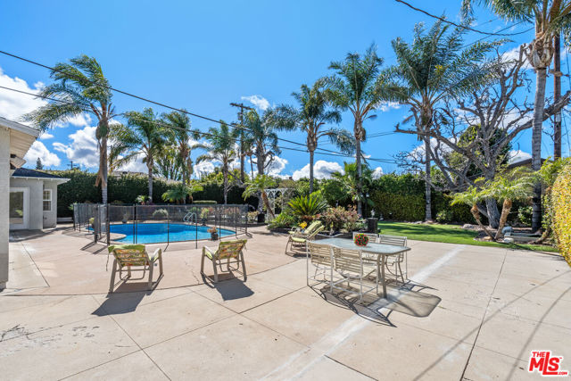 5159 Sophia Avenue, Encino CA: https://media.crmls.org/mediaz/7ae57f57-9660-49f5-bf3e-9fc98c440a32.jpg