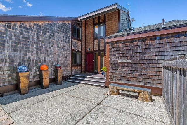 172 Monterey Dunes Way, Moss Landing CA: https://media.crmls.org/mediaz/7ae589db-2735-4c47-b835-d2971b96be60.jpg