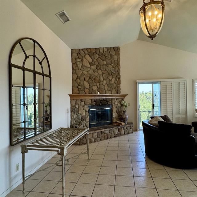 Detail Gallery Image 11 of 75 For 2848 Los Alisos, Fallbrook,  CA 92028 - 5 Beds | 3 Baths