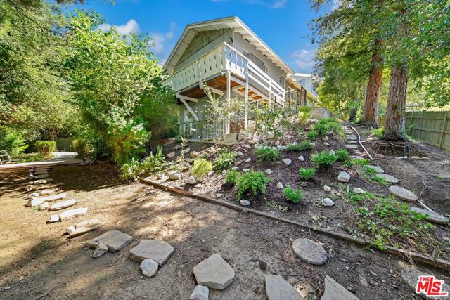 4947 Serrania Avenue photo 2