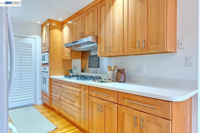 1515 Miramonte Ave, Mountain View CA: https://media.crmls.org/mediaz/7ae65cba-c255-407b-813e-2523d62baa6f.jpg