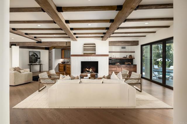 6449 Las Colinas, Rancho Santa Fe CA: https://media.crmls.org/mediaz/7ae67b98-cd8d-4494-b92b-e1f6d99241ee.jpg